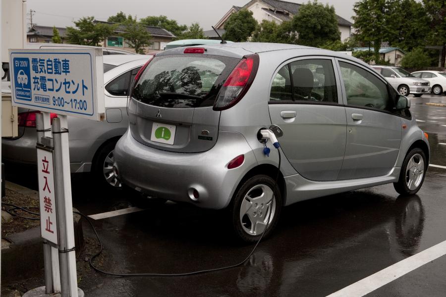  Mitsubishi i-MiEV 2012 года  (US) (фото 218 из 234)